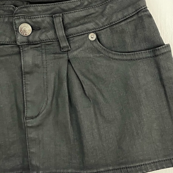 SER.O.YA RILEY WAX COATED BLACK DENIM MINI SKIRT 26 NEW Edgy Grunge Bikercore - Picture 6 of 14